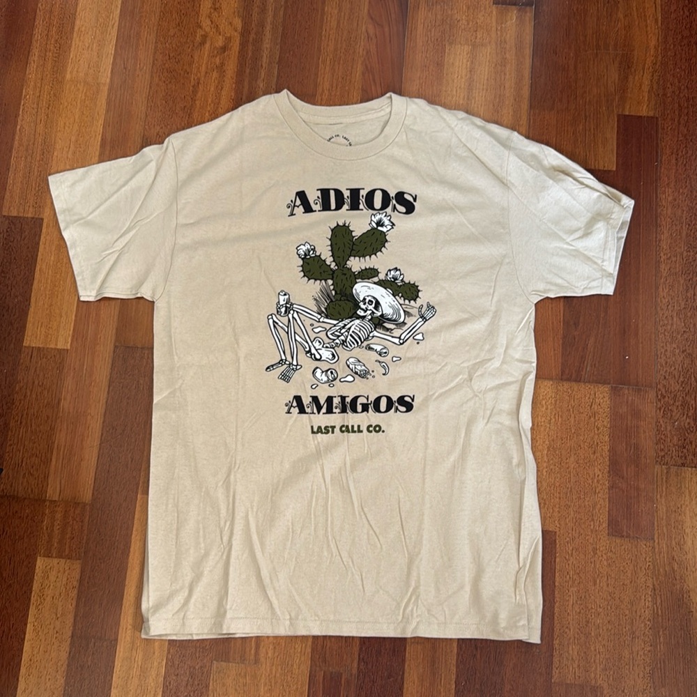 NWOT Men’s Beige Tshirt Size L